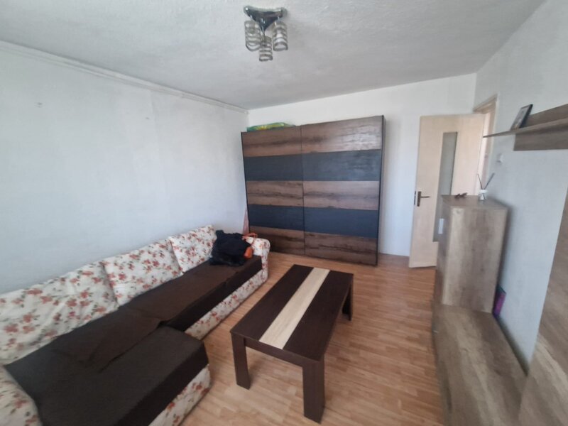 Drumul Taberei, Piata Moghioros,