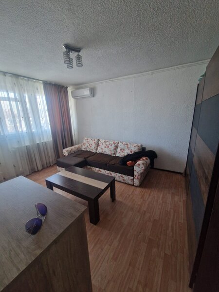 Drumul Taberei, Piata Moghioros,